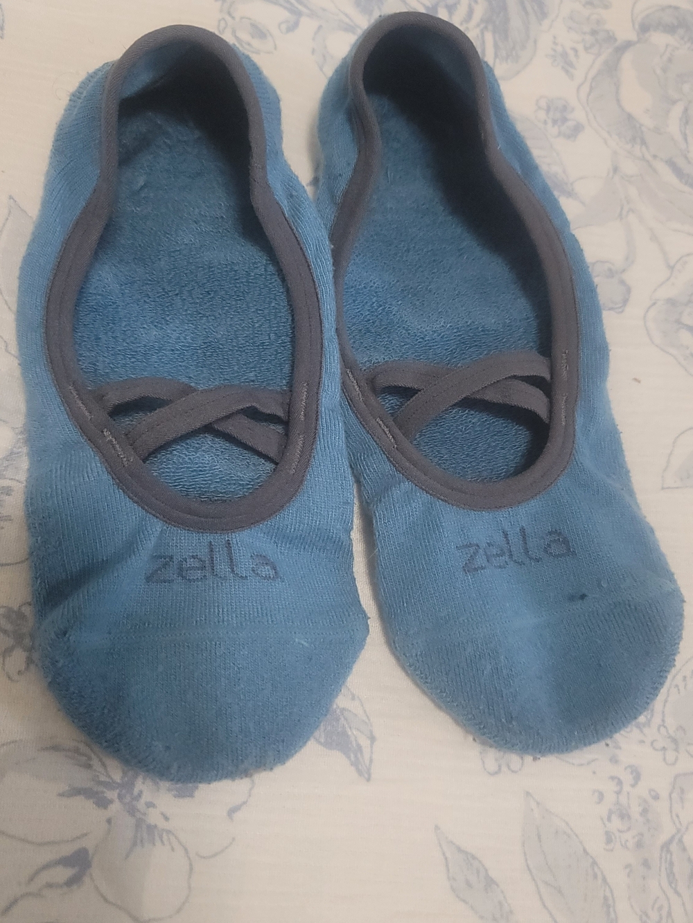 Zella Teal Blue Ballet Grip Socks with Gray Trim